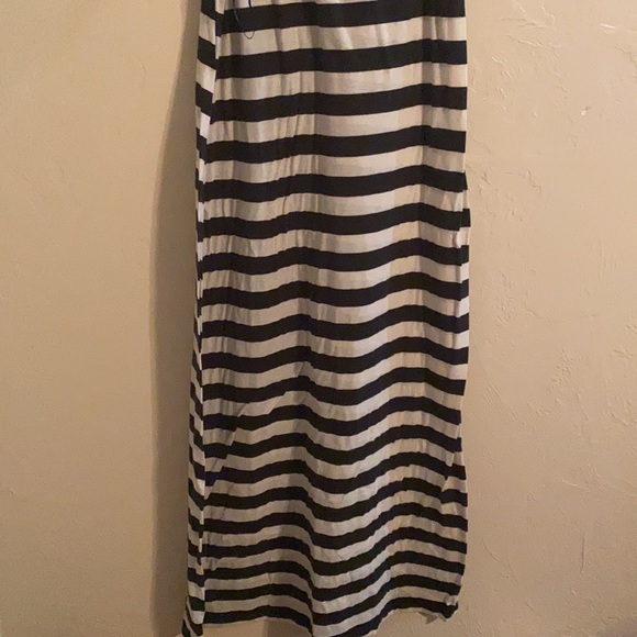 Black and cream maxi dress - Picture 2 of 2